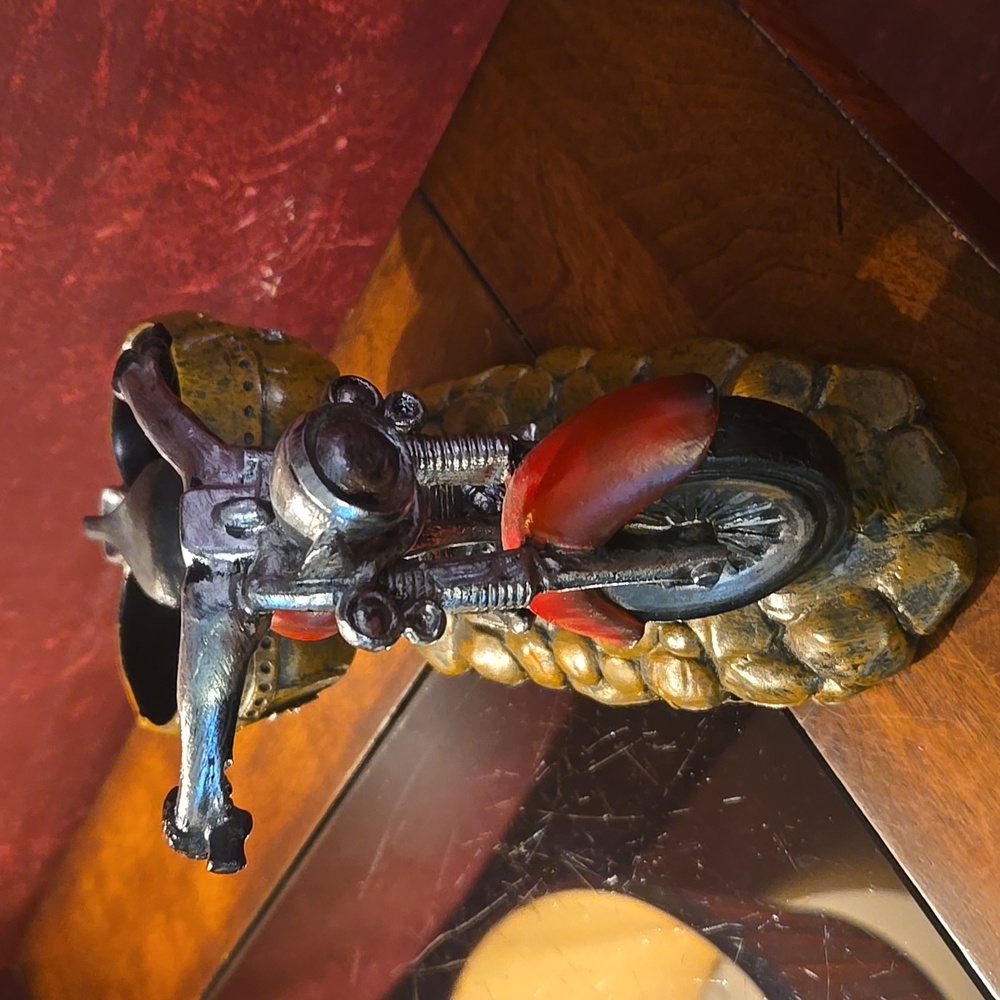 DWK Motorcycle Salt & Pepper Shaker Holder - Shakers Not Included - Picture 4 of 7